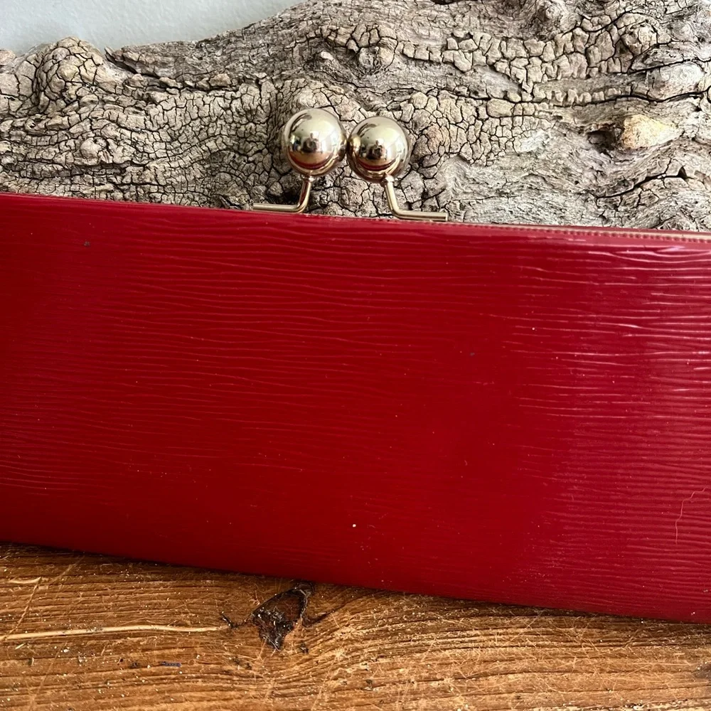 Retro MMS red vegan patent leather clutch - Picture 3 of 7